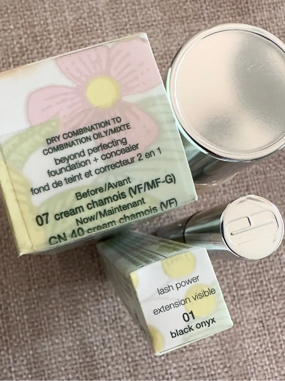 Clinique • Foundation + Concealer & Lash Mascara